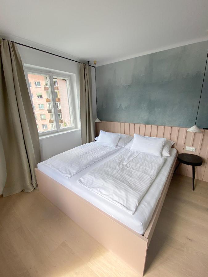 Steiner - In - Out Apartment