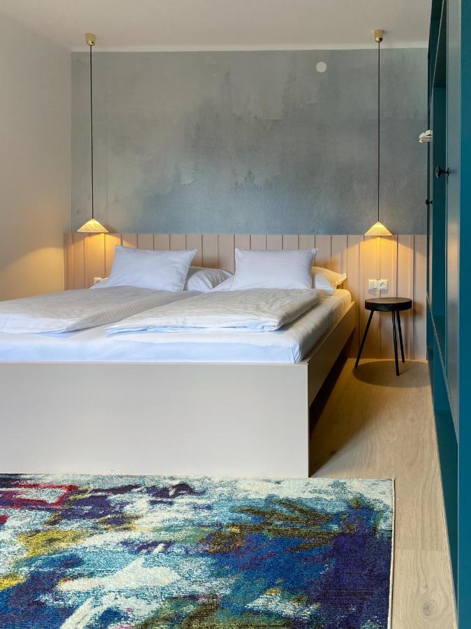 Steiner - In - Out Apartment